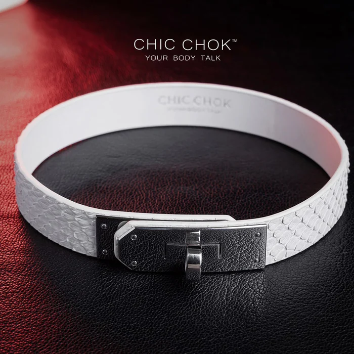 CHIC CHOK Minimalist White Choker with Textured Finish and Silver Buckle