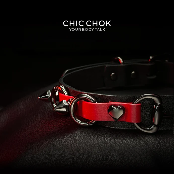 CHICCHOK [Mysterious Queen] Red and Black Spiked Fashion Leather Collar Product Highlights