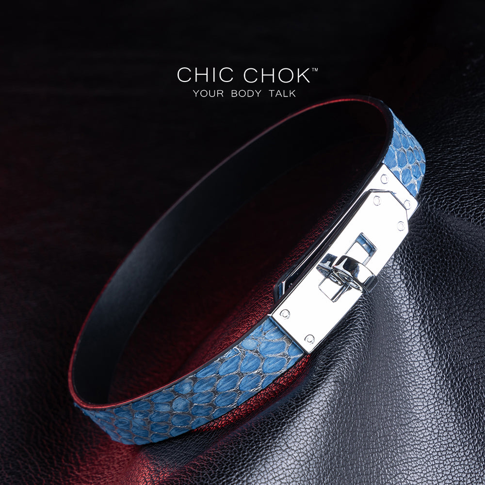 CHIC CHOK Silver Carabiner Blue Chunky Leather Women's Fashion Collar:A fashionable accessory to show your unique charms