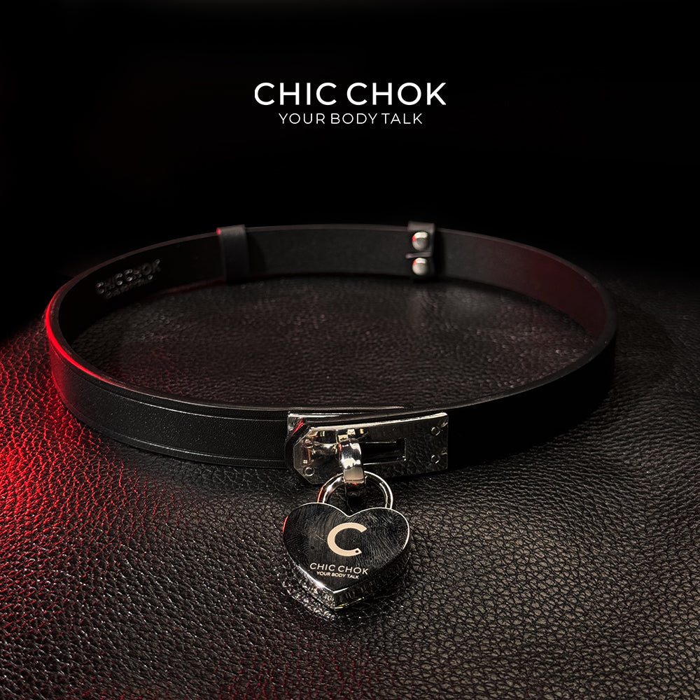 CHICCHOK [The Minimalism] - Classic Front Closure Customize Non-adjustable Fashion Choker (With a Love Lock)