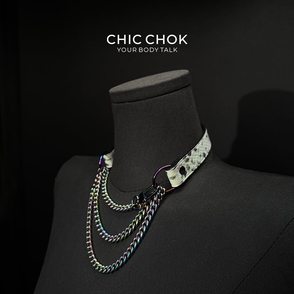 CHICCHOK [Breathless] Pulling Fashion and Fun Choker Python texture leather