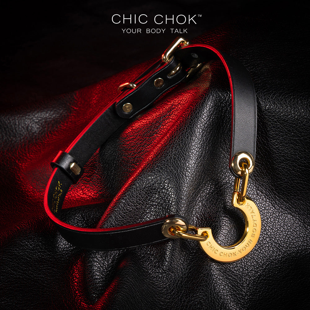 CHICCHOK [Classic C] Classic Horseshoe Pendant Fashion Daily Adjustable Choker