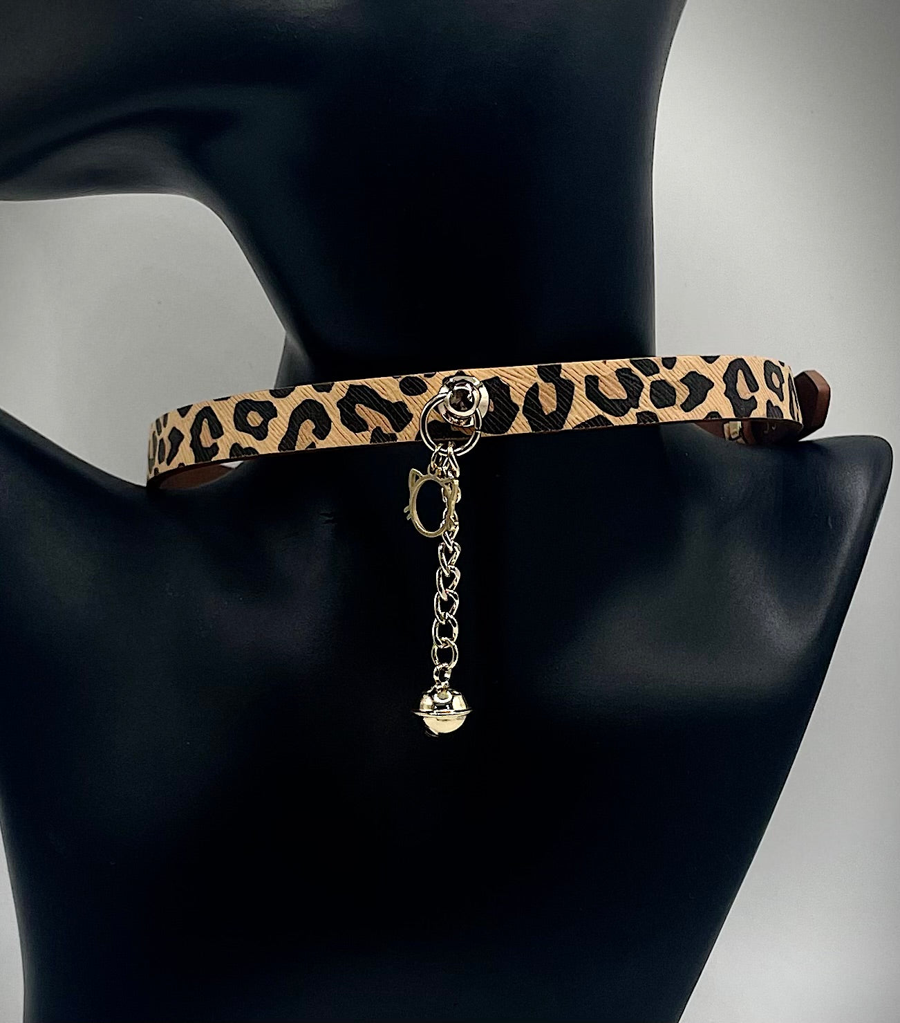 CHICCHOK [Jane] - Leopard Print Bell Slim Adjustable Fashion Choker
